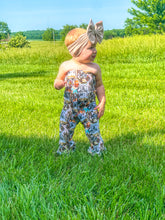 Load image into Gallery viewer, Strapless Flares Romper
