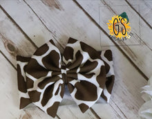 Load image into Gallery viewer, Giraffe Print Bows
