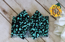 Load image into Gallery viewer, Mint Cheetah Bows
