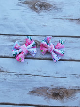 Load image into Gallery viewer, Pink Floral Striped Bows
