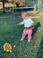 Load image into Gallery viewer, Serape Pumpkin Joggers
