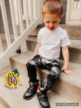 Load image into Gallery viewer, Black Tie Dye Joggers
