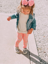 Load image into Gallery viewer, Leopard Lightening Bolt Leggings

