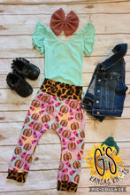 Load image into Gallery viewer, Serape Pumpkin Joggers
